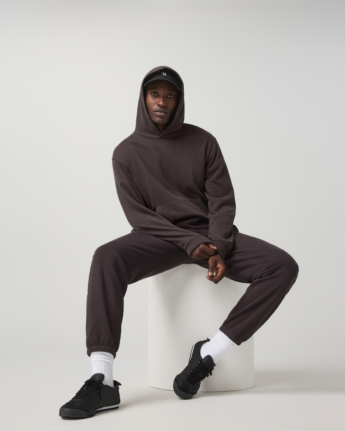 Cypress Vintage Jogger 28" Men's Comfy Soot Joggers | Vuori for sale