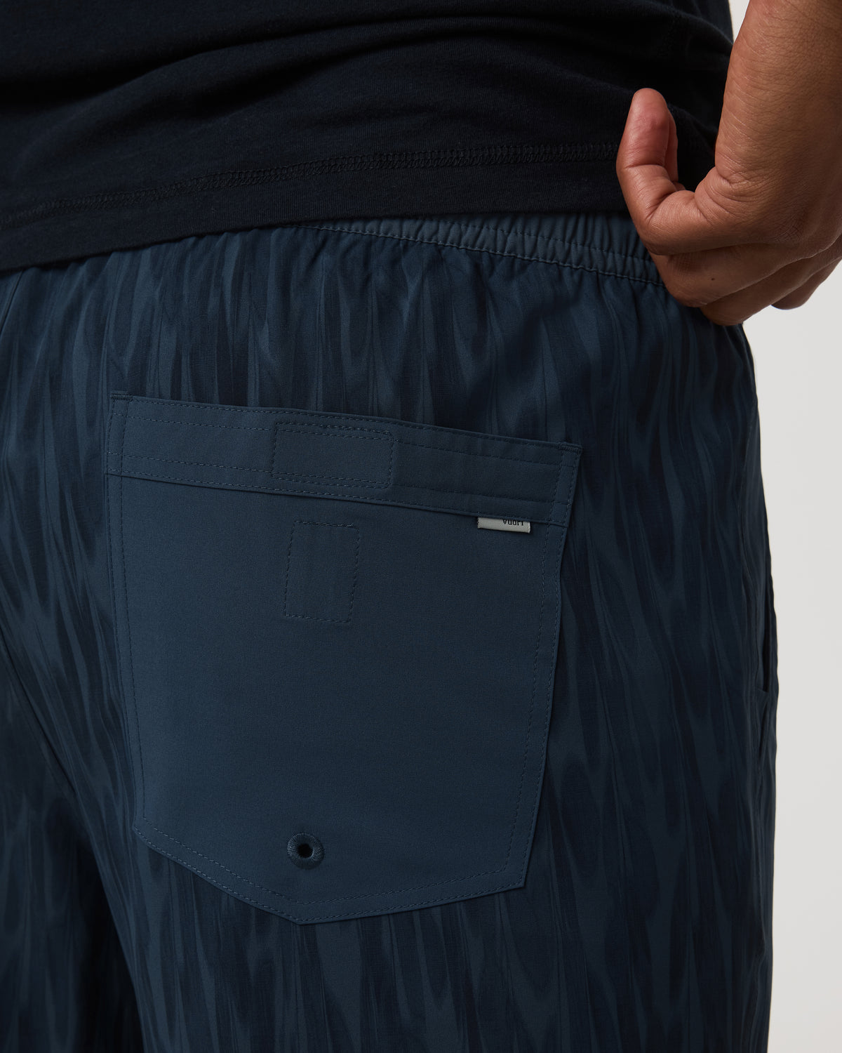 Kore Short Lined 7" Men's Shorts in Blue Sea Pampas | Vuori onsale