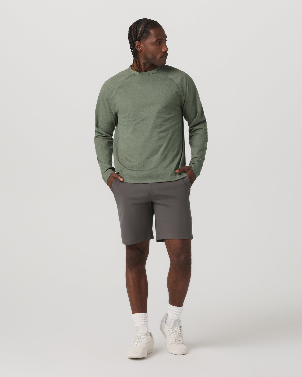 Meta Short 8" Men's Warm Grey Classic Chino Shorts | Vuori online