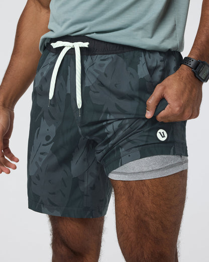 Kore Short Lined 7" Men's Black Leaves Athletic Shorts | Vuori online
