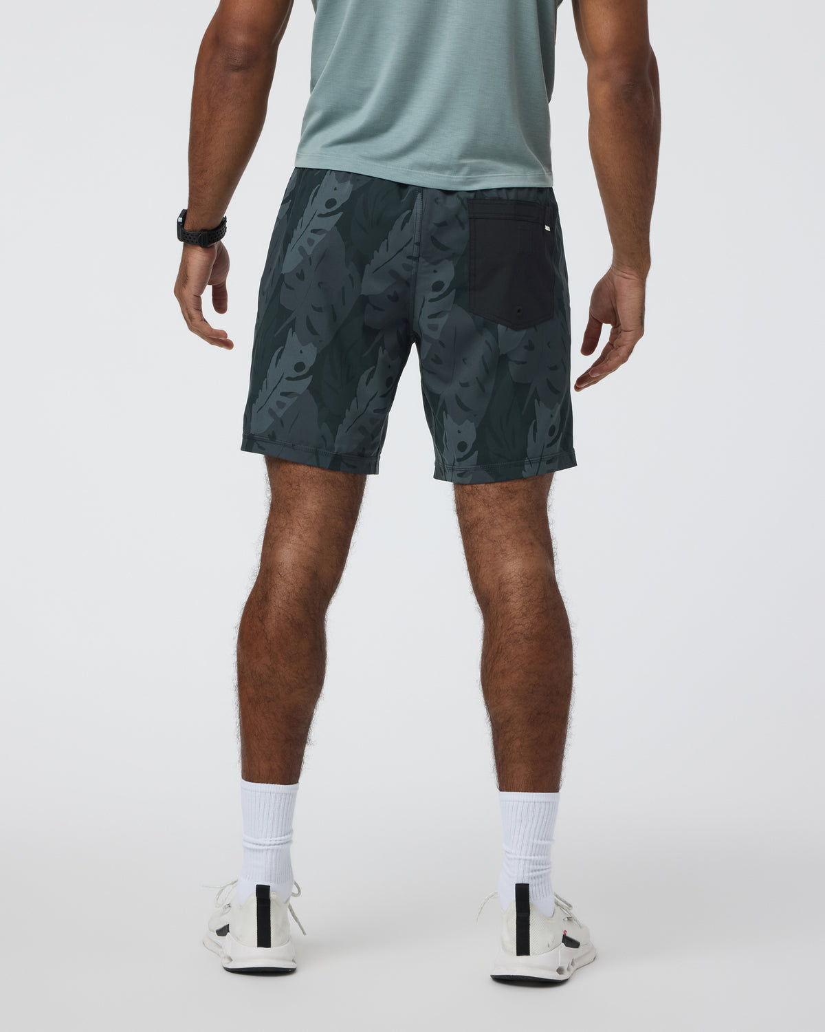 Kore Short Lined 7" Men's Black Leaves Athletic Shorts | Vuori online