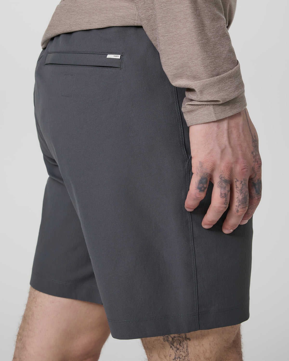 Cascade Crinkle Elastic Waist Short Classic Fit 8" Charcoal | Vuori sale