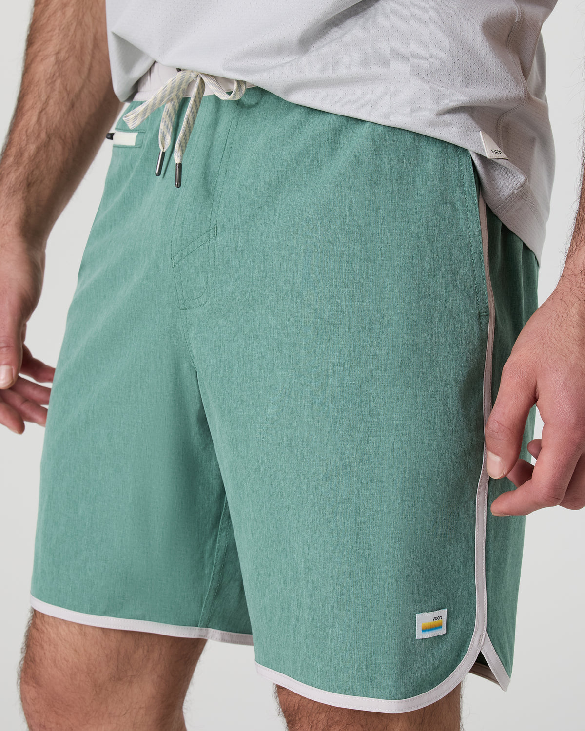 Banks Short Hedge Green Linen Texture | Vuori online