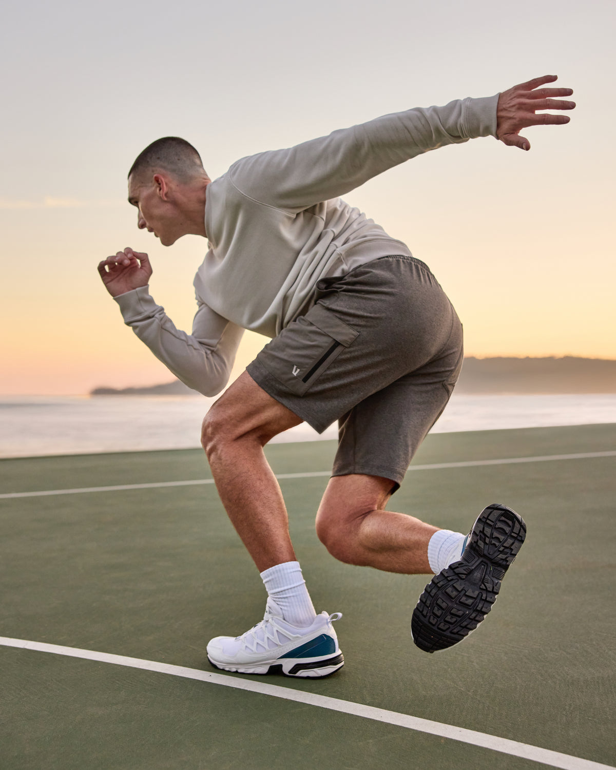 Sunday Performance Utility Short Classic Fit 8" Warm Grey Heather | Vuori outlet