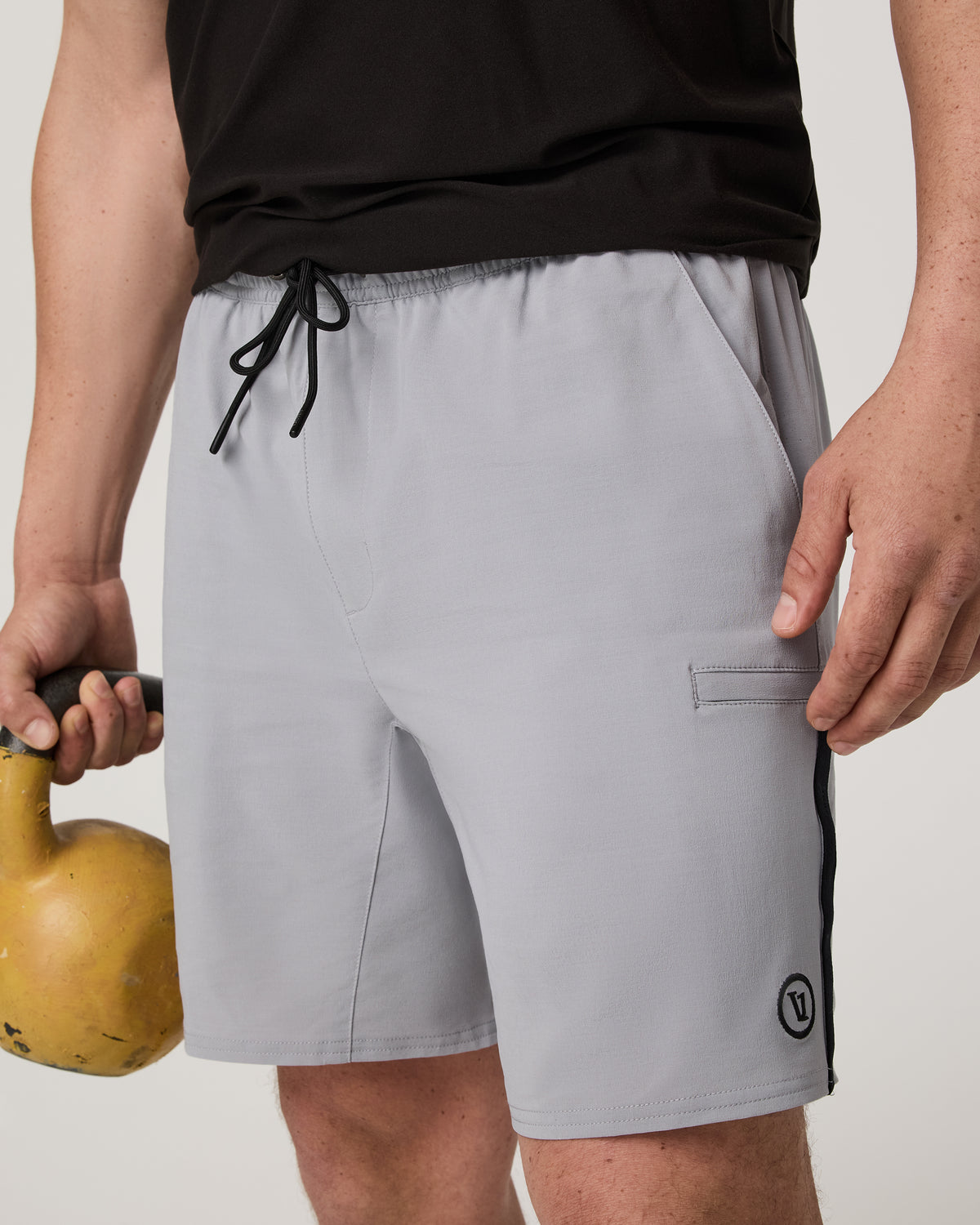 Elevate Kore Utility Short Lined 7" Men's Sea Fog Shorts | Vuori online