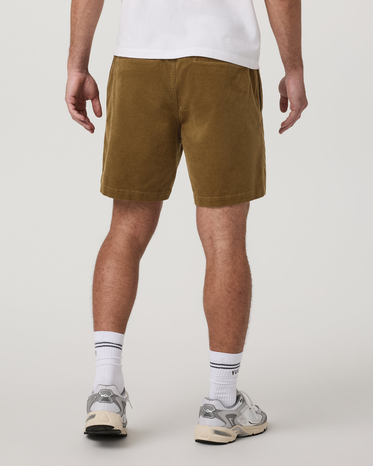 Optimist Elastic Waist Short 8" Men's Rum Relaxed Shorts | Vuori for sale