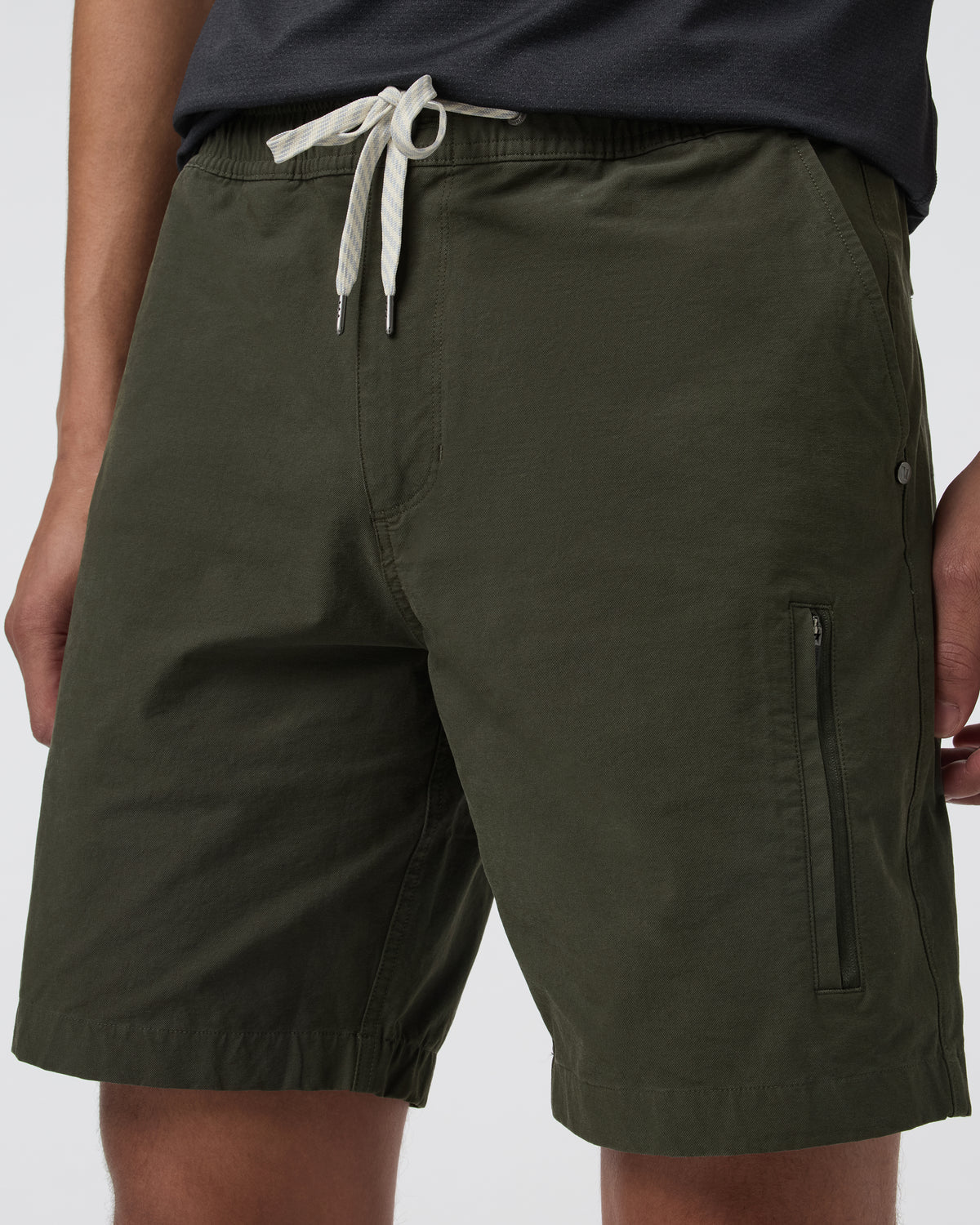 Barren Explorer Short Classic Fit 8" Kale | Vuori for sale