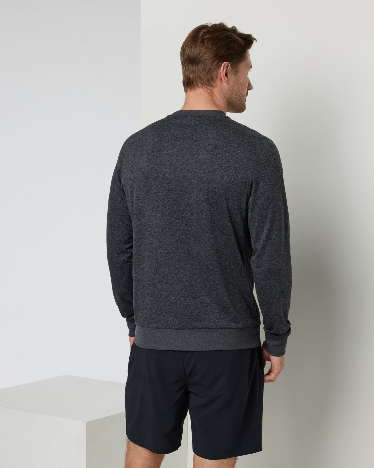 Ponto Performance Crew Charcoal Grey Crew Neck | Vuori shop