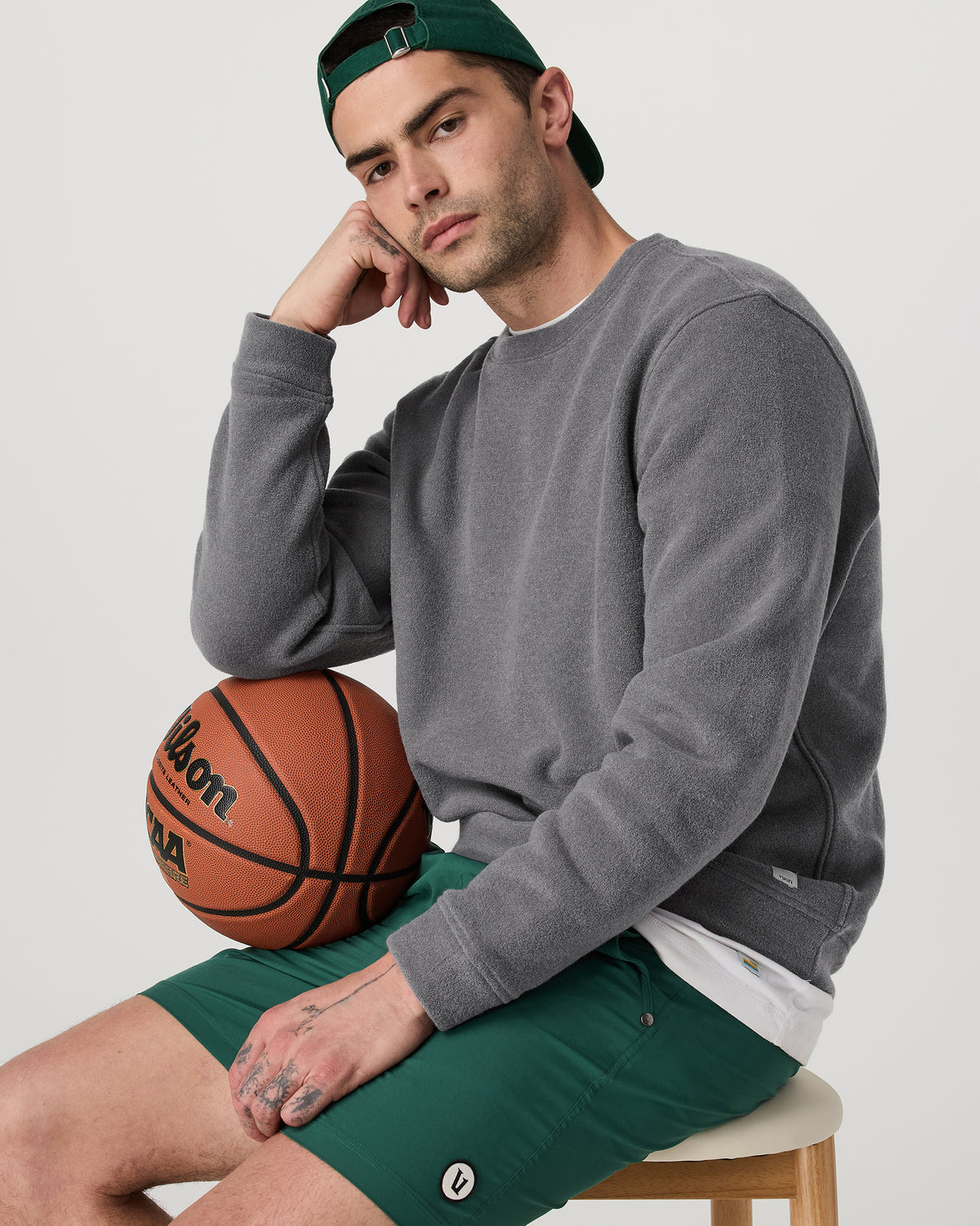 Beach Fleece Crew Men's Pinecone Heather Crewneck | Vuori shop