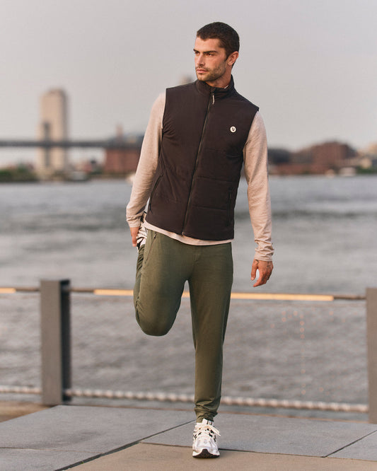 Echo Insulated Vest 2.0 Men's Black Vest | Vuori onsale
