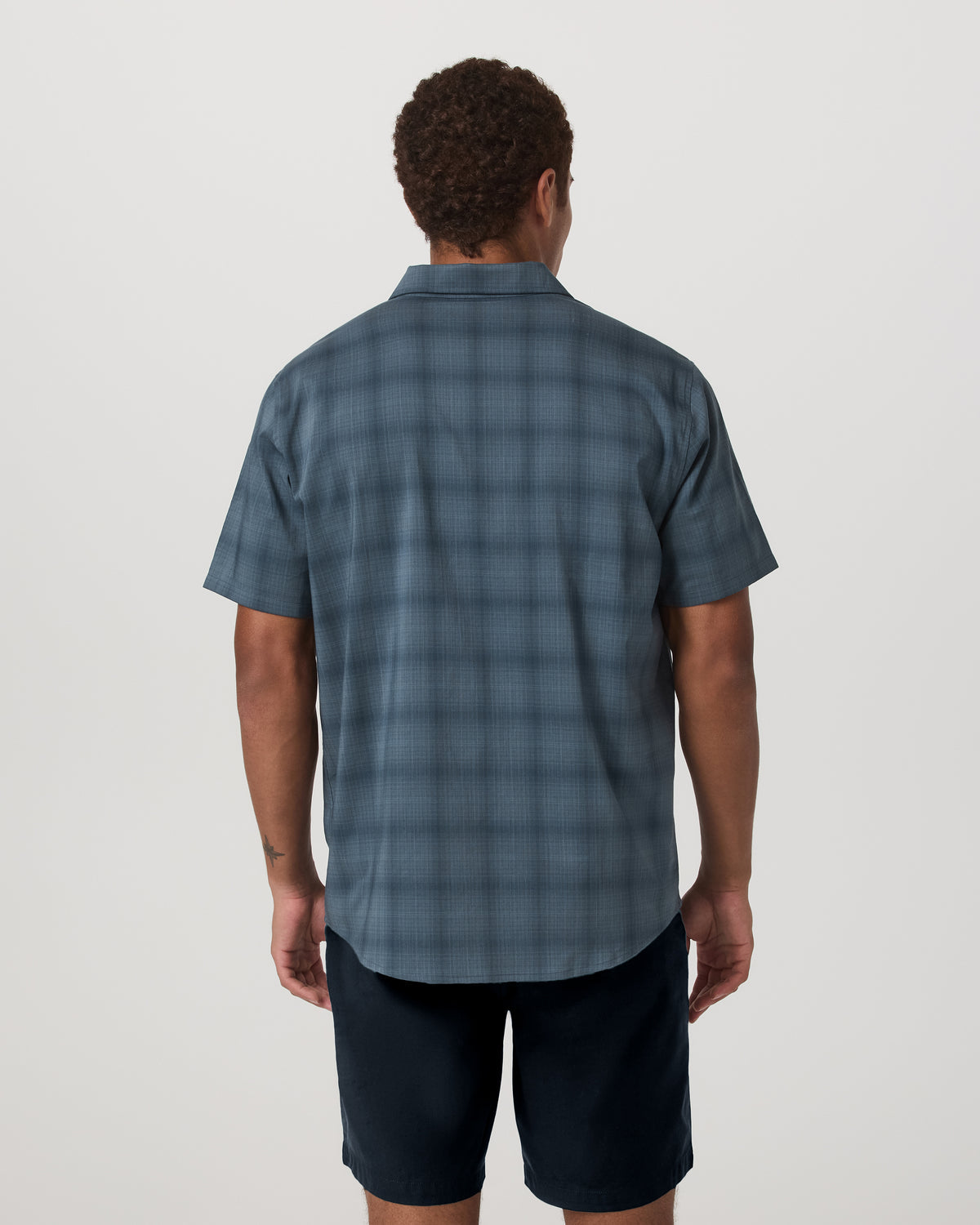 Short Sleeve Plaid Button Down Shirt Men's Abyss Shirt | Vuori online