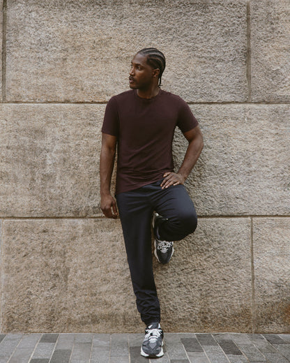 Strato Tech Tee Men's Raisin Heather Performance Shirt | Vuori outlet