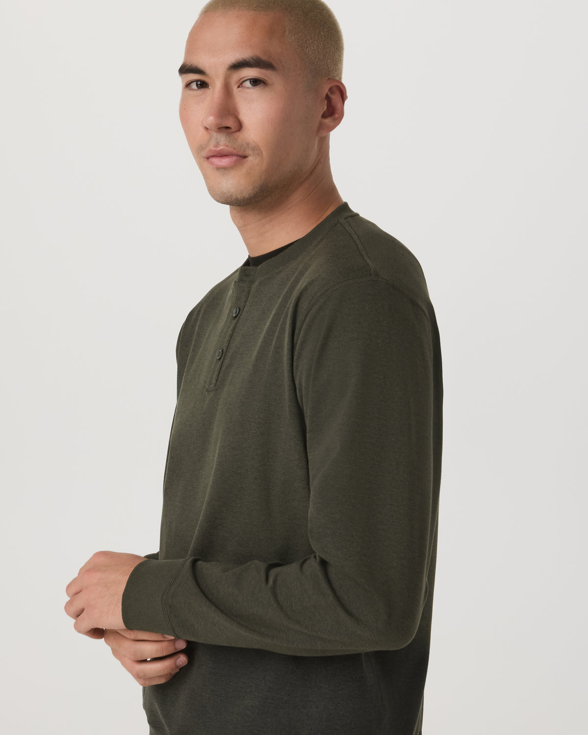 Long Sleeve Coronado Henley - Relaxed Oregano Heather | Vuori sale