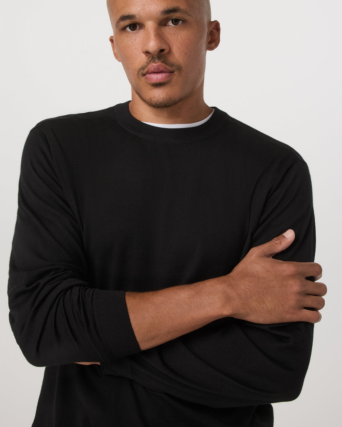 Merino Fine Gauge Wool Sweater Men's Black Sweater | Vuori for sale