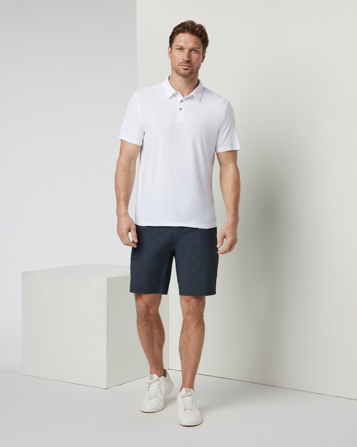 Strato Tech Polo Men's White Athletic Polo | Vuori onsale