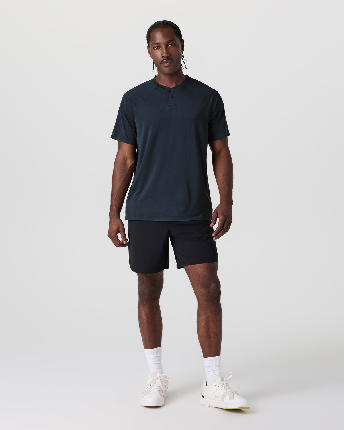 Short Sleeve Viewpoint Henley Navy | Vuori outlet