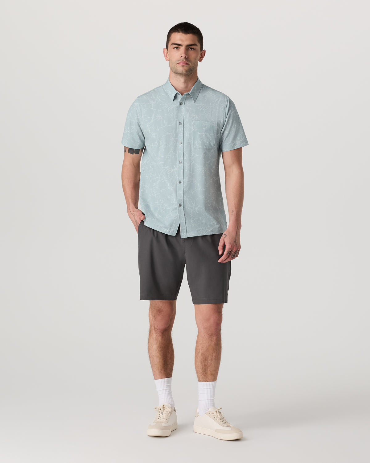 Short Sleeve Bridge Button Down Men's Chalk Blue Shirt | Vuori outlet