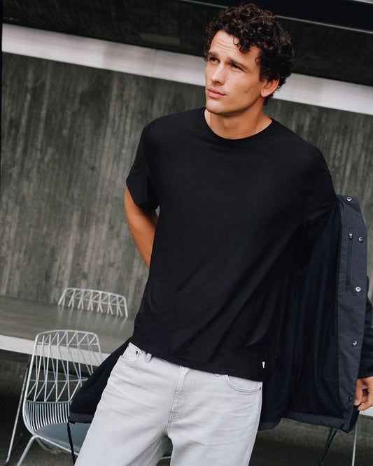 Strato Tech Tee Men's Black Quick Dry T Shirt | Vuori shop