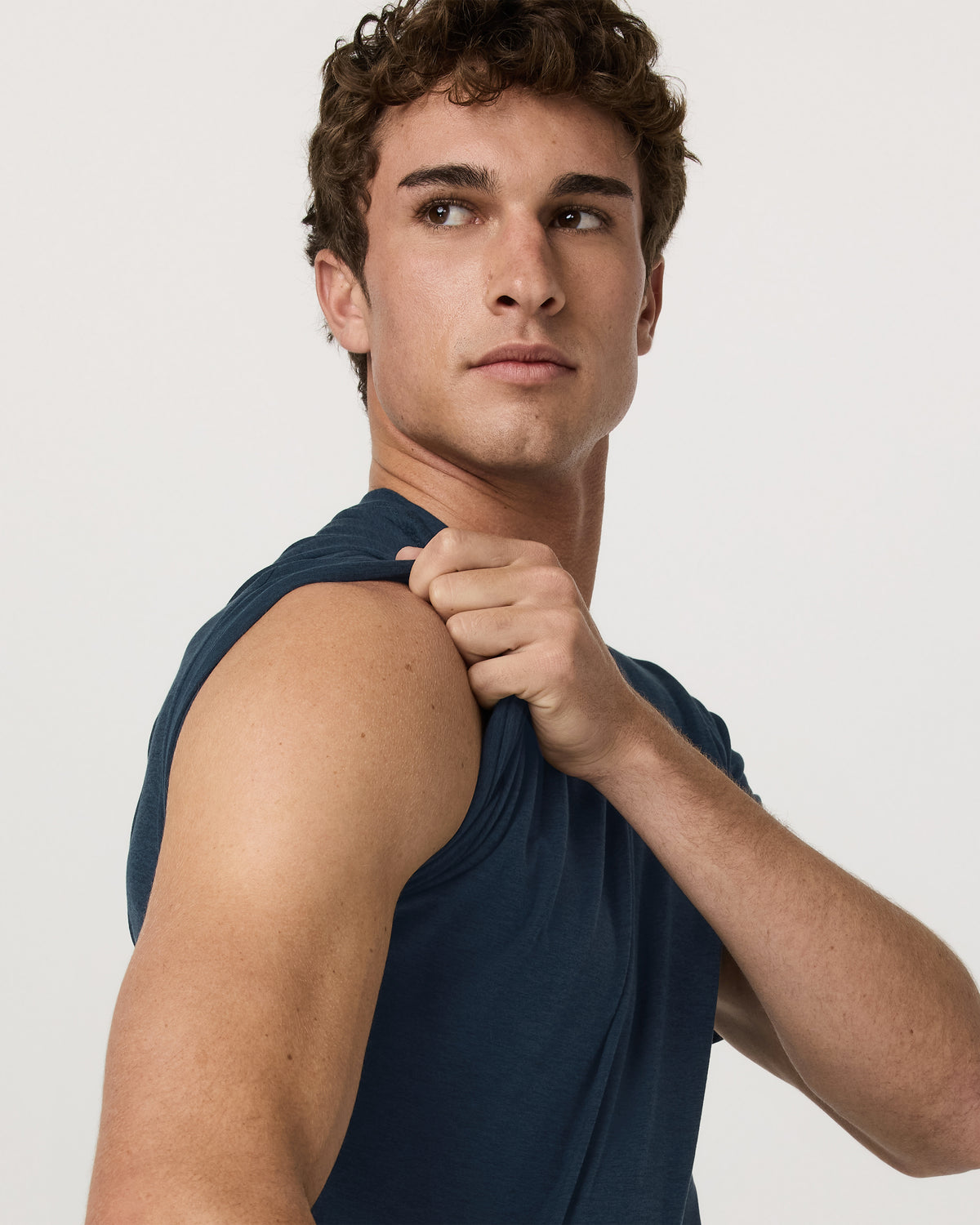 Men's Short Sleeve Strato Tee - Relaxed Fit Navy Heather | Vuori outlet
