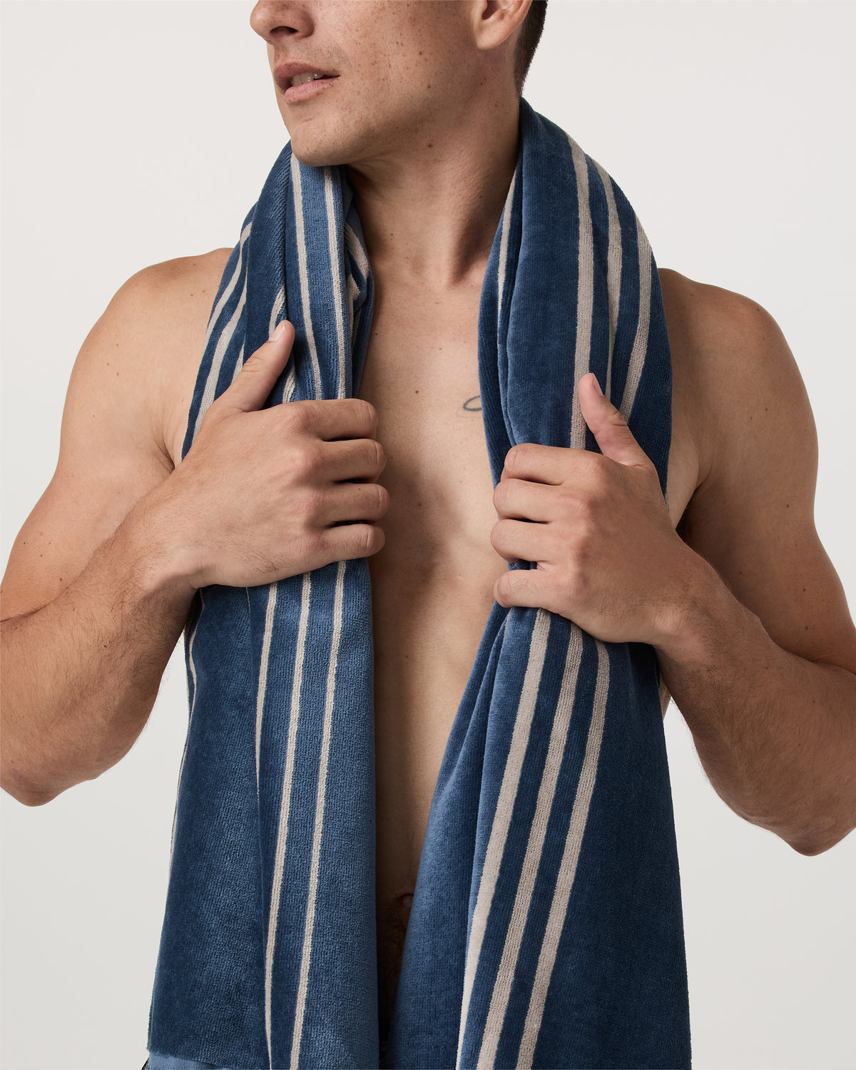 Fringe Beach Towel Versatile Towel - Pond | Vuori sale